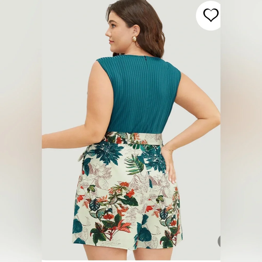 🌸.   #686.    Bloomchic top - Picture 2 of 2